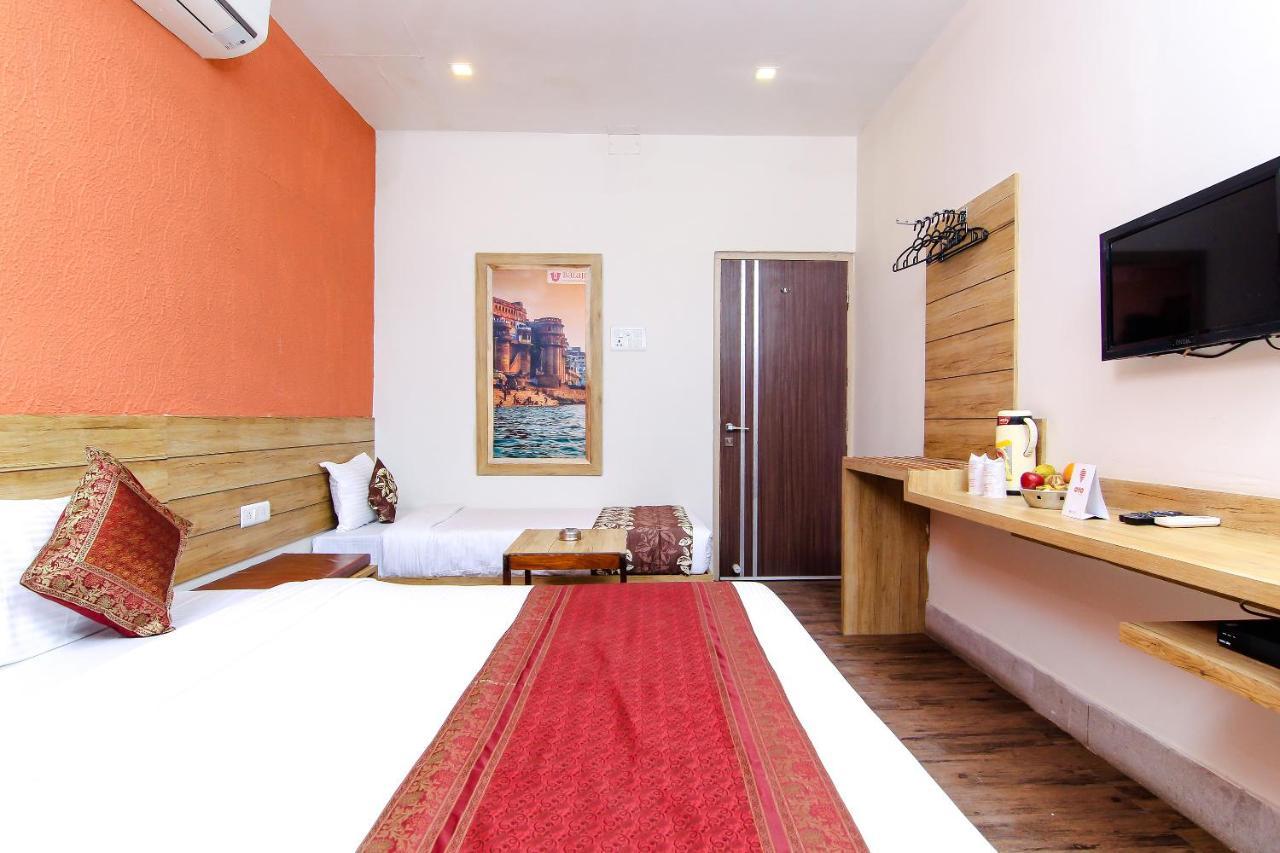 Hotel R B International Varanasi Exterior foto